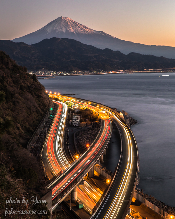 静岡・薩埵峠・さった峠・富士山・夜景・夜明け・早朝・光跡